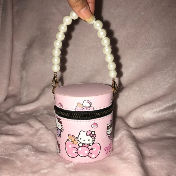 Hello Kitty Matte Shine Glitter 20 Piece LipGloss Pearl Pink Bag New - Picture 6 of 16